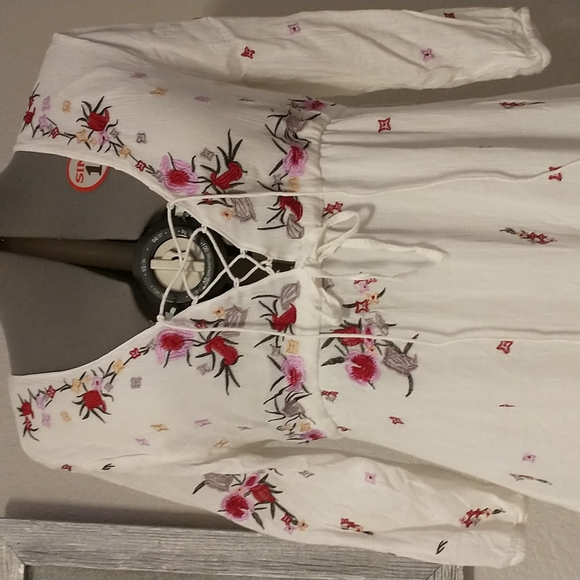 Fashion Fuse Dresses & Skirts - NWT White Embroidered Dress